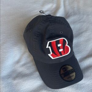 NWT, Adult, New Era Black 9TWENTY Adjustable Bengals Logo Cap